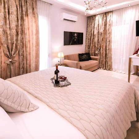 Goldenspace Exquisite Suite Near The Port Volos Bagian luar foto
