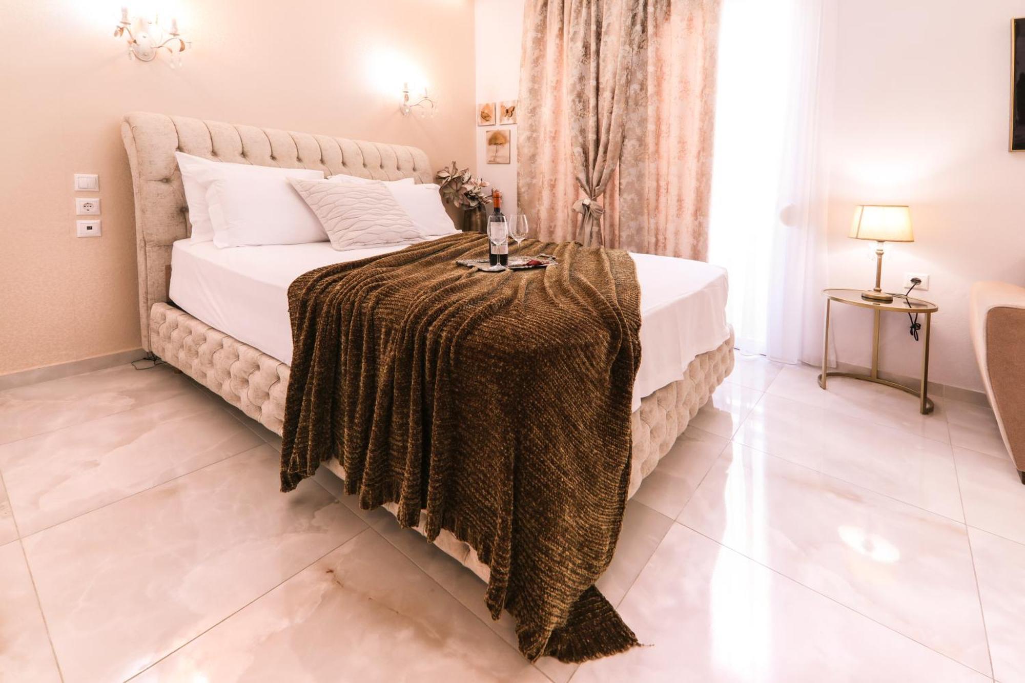 Goldenspace Exquisite Suite Near The Port Volos Bagian luar foto
